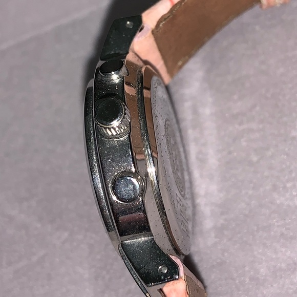 Authentic FENDI Orologi Zucca Chronograph Mother of Pearl Pink Dial 4500L Watch - Picture 8 of 13